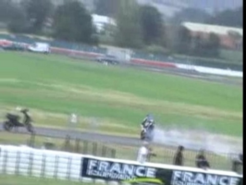 Tout droit sidecar,et exploser son moteur