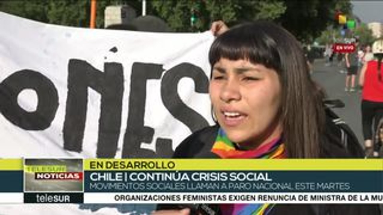 Feministas marchan contra la violencia de género en Chile