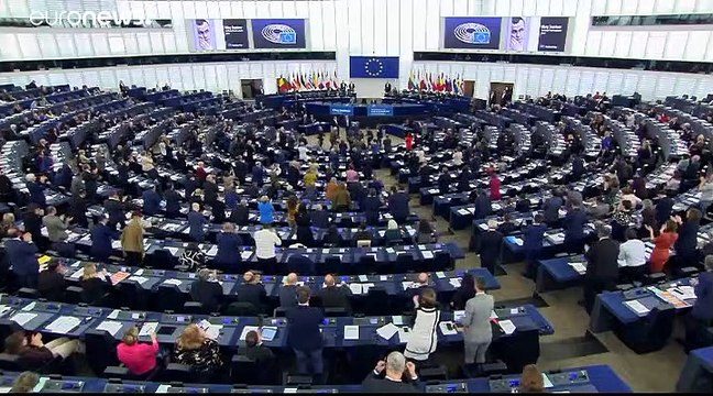 Oleg Sentsov: Freed filmmaker's thought for jailed Ukrainians as he picks up human rights prize