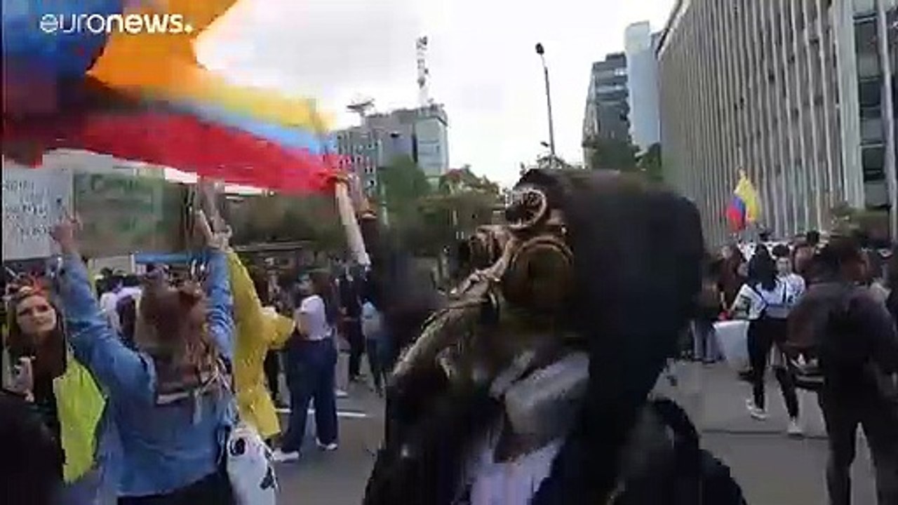 Schwere Unruhen in Kolumbien: 18-Jähriger stirbt im Krankenhaus