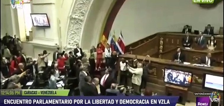 Diputados del PP, abucheados por chavistas en la Asamblea de Venezuela