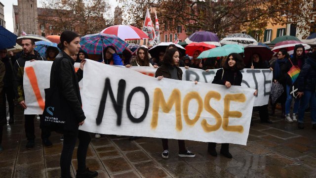 Thousands of Venetians Gather to Protest Cruise Ships After Historic Flooding