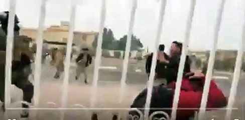 شاهد..لحظة إصابة مصور عراقى خلال تغطيته أحداث الشغب جنوب البلاد