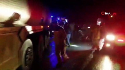 Hurdaya dönen araç içinde sıkışan çift 45 dakikada kurtarıldı