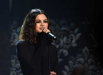 Source Says Selena Gomez Suffered Pre-AMAs Panic Attack