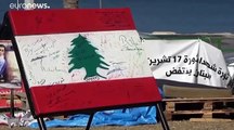 اللبنانيون يواصلون التظاهر والحريري يبدي عزوفا بشأن تولي رئاسة الحكومة مجددا