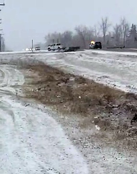 Fleeing Truck Avoids Police Spike Strip