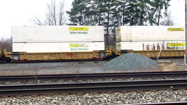Norfolk Southern Meets Norfolk Southern Train in Berea, Ohio (11/22/2019)