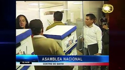 Miles de firmas respaldan referéndum para eliminar CPCCS
