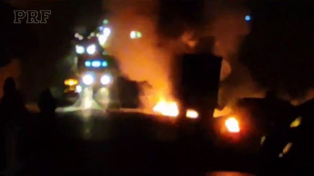 Caminhão carregado com cerveja pega fogo na rodovia BR-277