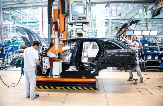 Alman otomotiv devi Audi, 9 bin 500 kişiyi işten çıkaracak