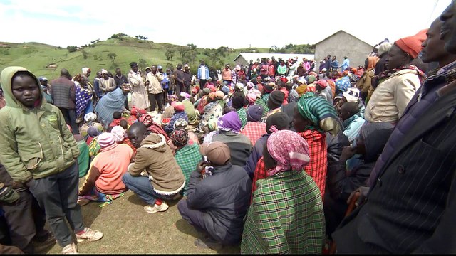 Kenya mudslides: Tens of thousands displaced in floods