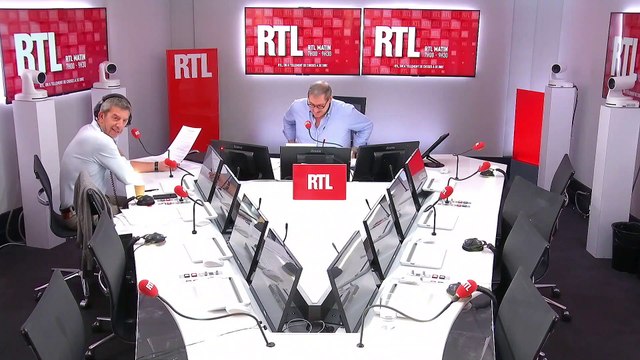 Michel Cymes : pour éviter de tomber malade, faites-vos courses de Noël avant décembre