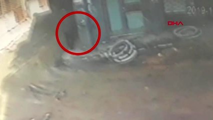 37 ildeki 210 dolandırıcılığın şüphelisi kamerayı görünce yüzünü saklamış