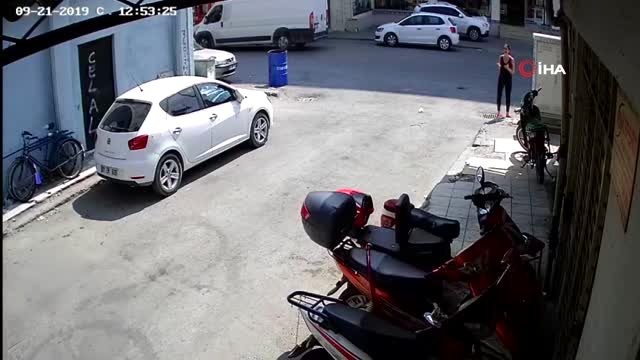 Genç kadının çığlığı kapkaççıyı yakalattı