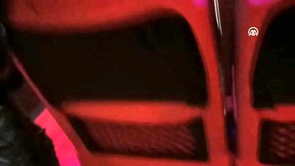 Bir aracın yakıt deposunda kaçak bal ele geçirildi