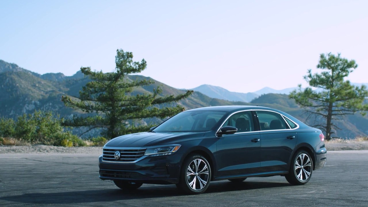 2020 Volkswagen Passat SEL Premium Design in Tourmaline Blue