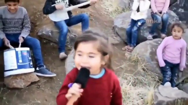 Çocukların müzik performansı beğeni topladı