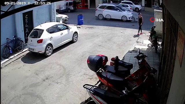 Genç kadının çığlığı kapkaççıyı yakalattı