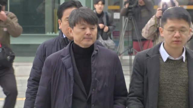'뇌물수수 혐의' 유재수 영장 심사...구속 여부 밤늦게 결정될 듯 / YTN