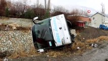 Erzincan’da yolcu otobüsü devrildi: 8 yaralı