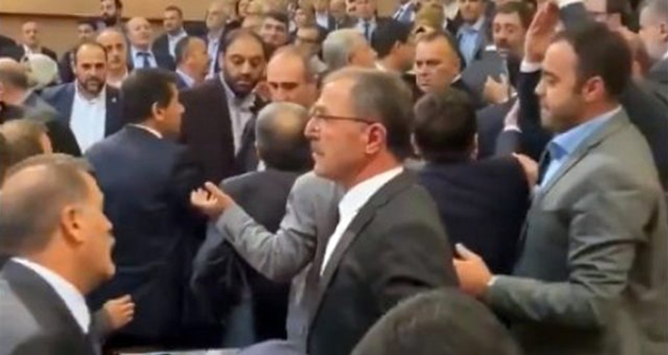 İBB Meclisi'nde "Lan" kavgası! Görüşmelere ara verildi