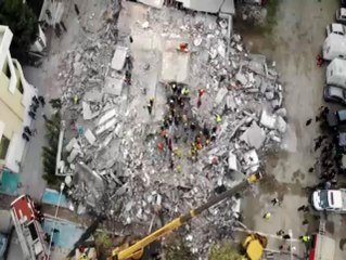 Arnavutluk'ta deprem bölgesi havadan görüntülendi