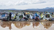 قانون جديد للجوء في اليونان والسلطات تعتزم إغلاق ثلاثة مخيمات للمهاجرين - حقيبة سفر