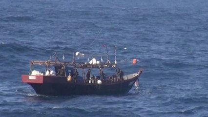 기관고장 北 상선 서해 NLL 월선...軍 경고사격 후 퇴거 조치 / YTN