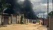 Incêndio atinge galpão de reciclagem em Residencial Jacaraípe, na Serra