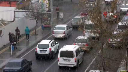 Soğuk hava yerini kar yağışına bıraktı