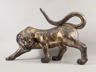 Focus œuvre : le tigre en bois laqué dit « tora » de Sarah Bernhardt | Musée Cernuschi