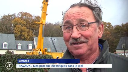 TRAVAUX Des poteaux électriques dans le ciel