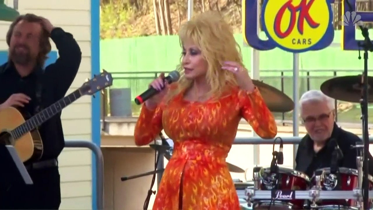 Dolly Parton Celebrates 50th Anniversary of Music