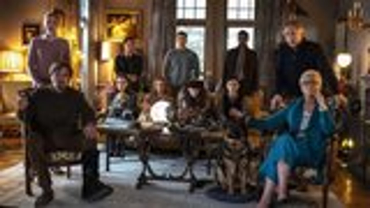 Adult-Skewing Titles Saved Thanksgiving Box Office | THR News