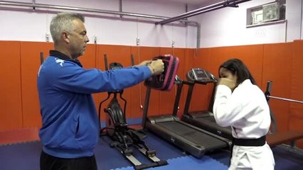 Bir yıl önce başladığı "ju jitsu"da dünya şampiyonu oldu