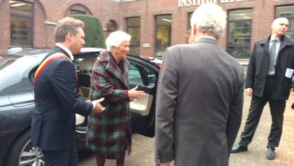 Dour .La reine  Paola à la sainte Union Vidéo eric.ghislain@sudpresse.be