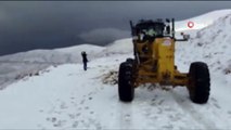 Siirt'te kar yağışı sonrası köy yolları ulaşıma kapandı