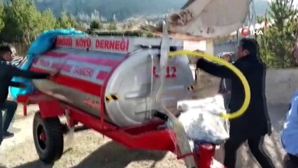 Köylü yangınlara karşı kendi su tankerlerini yaptırdı