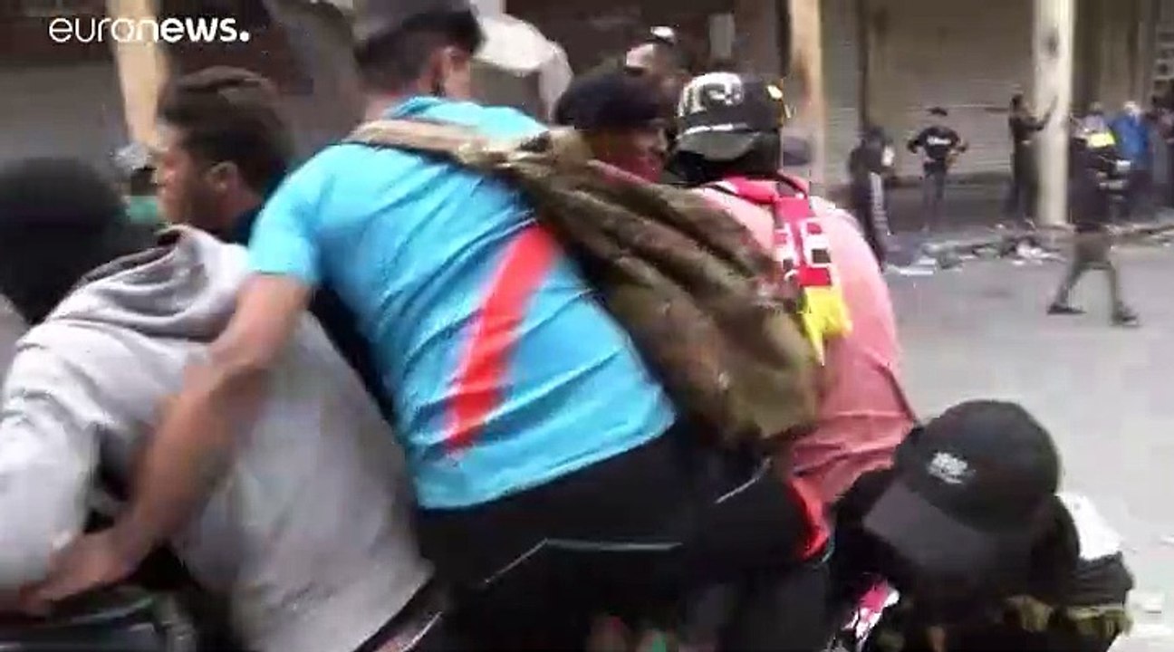 Irakische Demonstranten zünden iranisches Konsulat an