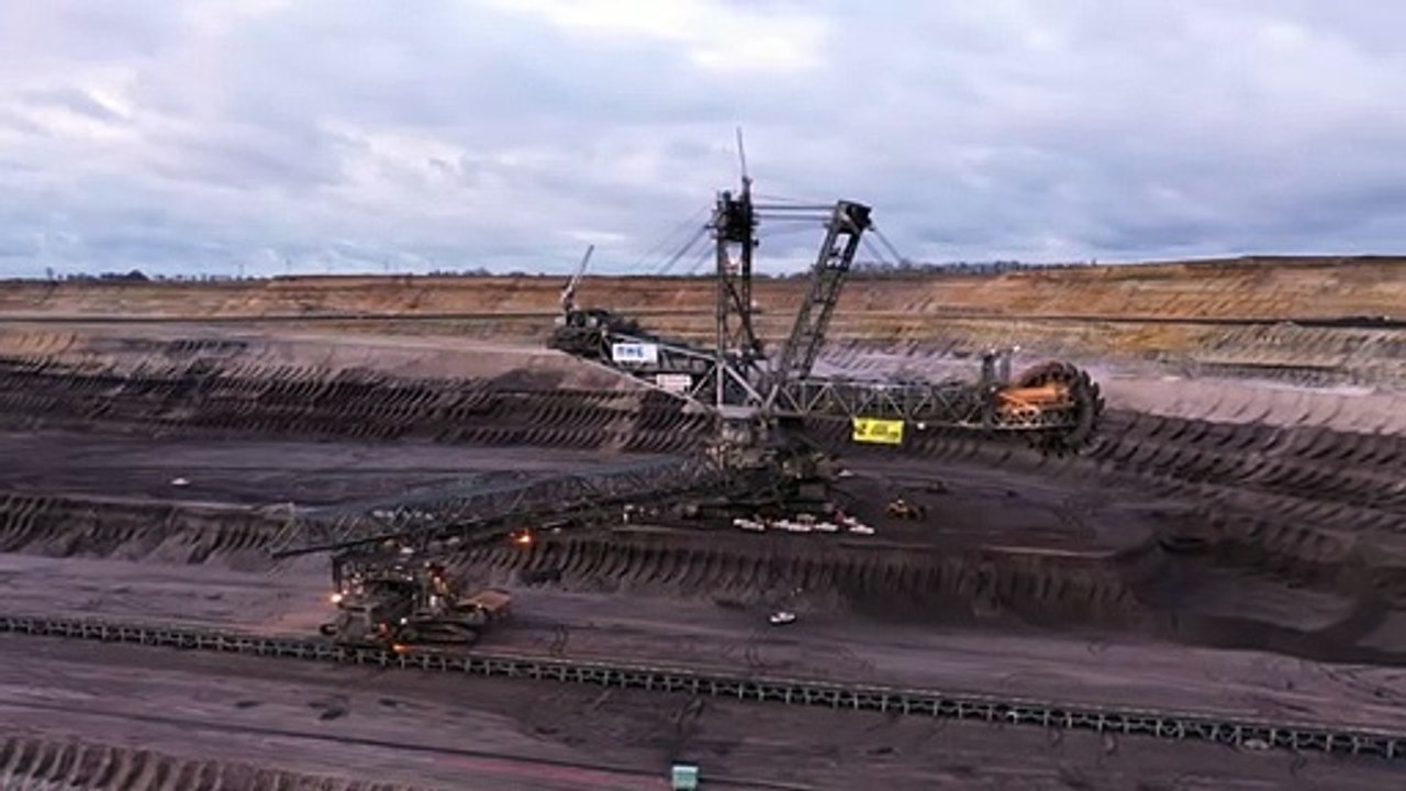 Greenpeace-Protest im Braunkohle-Tagebau Garzweiler