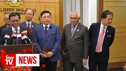 Tourism minister argues with media during Warisan press conference