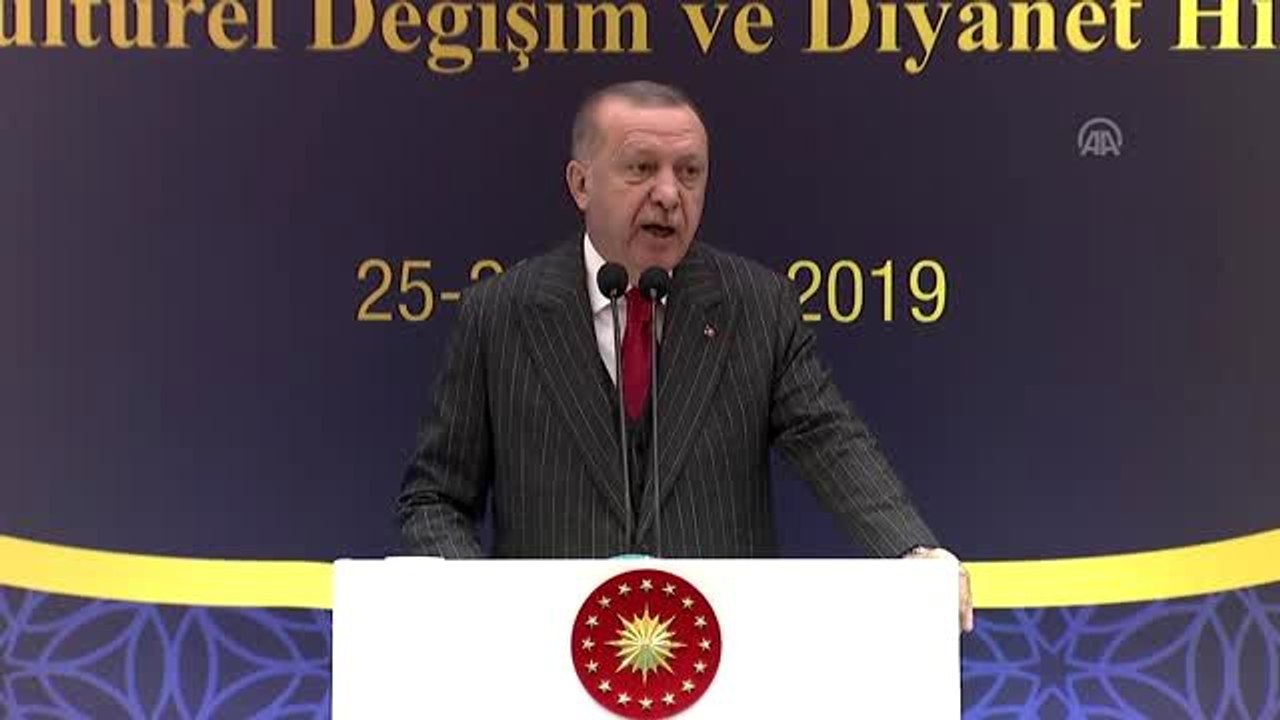 Cumhurbaşkanı Erdoğan: "Hakla batılı karıştıran amorf inanç sistemlerinin genç kuşaklar arasında...