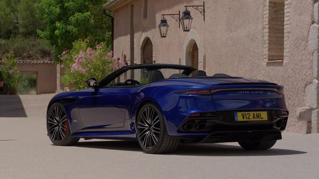 Aston Martin DBS Superleggera Volante Design in Zaffre Blue
