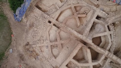 천5백 년 전 비화가야 비밀 풀리나...도굴 안 된 지배층 무덤 첫 발견 / YTN