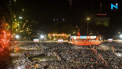 Télécharger la video: Mukesh Ambani to Raj Thackeray: Guests at Uddhav Thackeray swearing-in ceremony