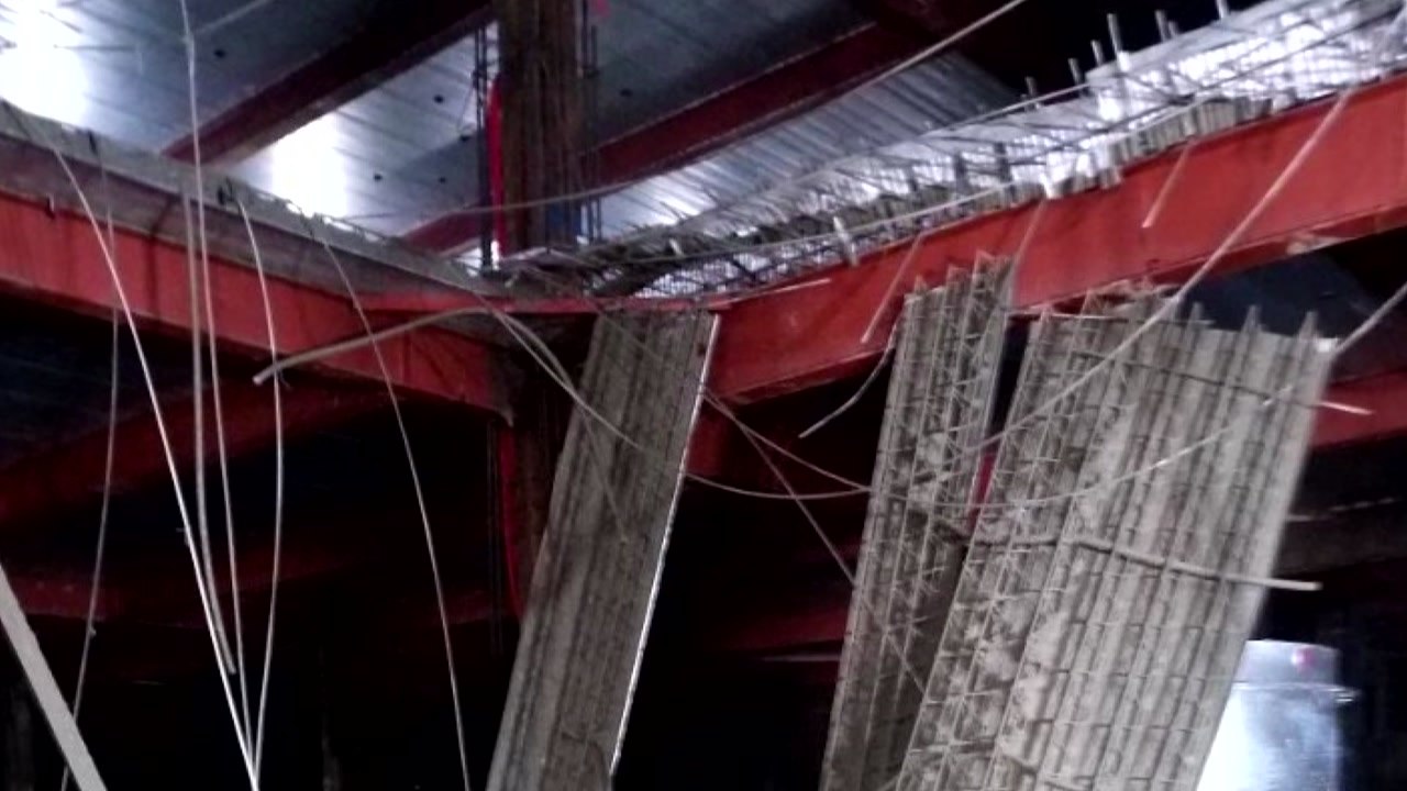 아파트 공사장 근로자 3명 추락...1명 중상 / YTN