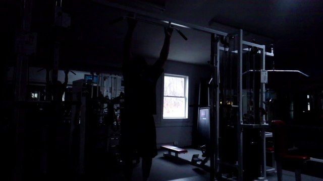 Trying L-Sit Pullups