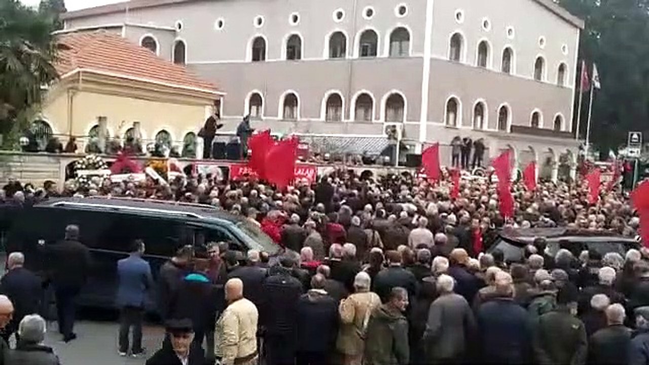 Teslim Töre, son yolculuğuna uğurlandı