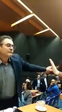 Ο καυγάς Πρωτούλη - Τζήμερου - Τον έλουσε με καφέ